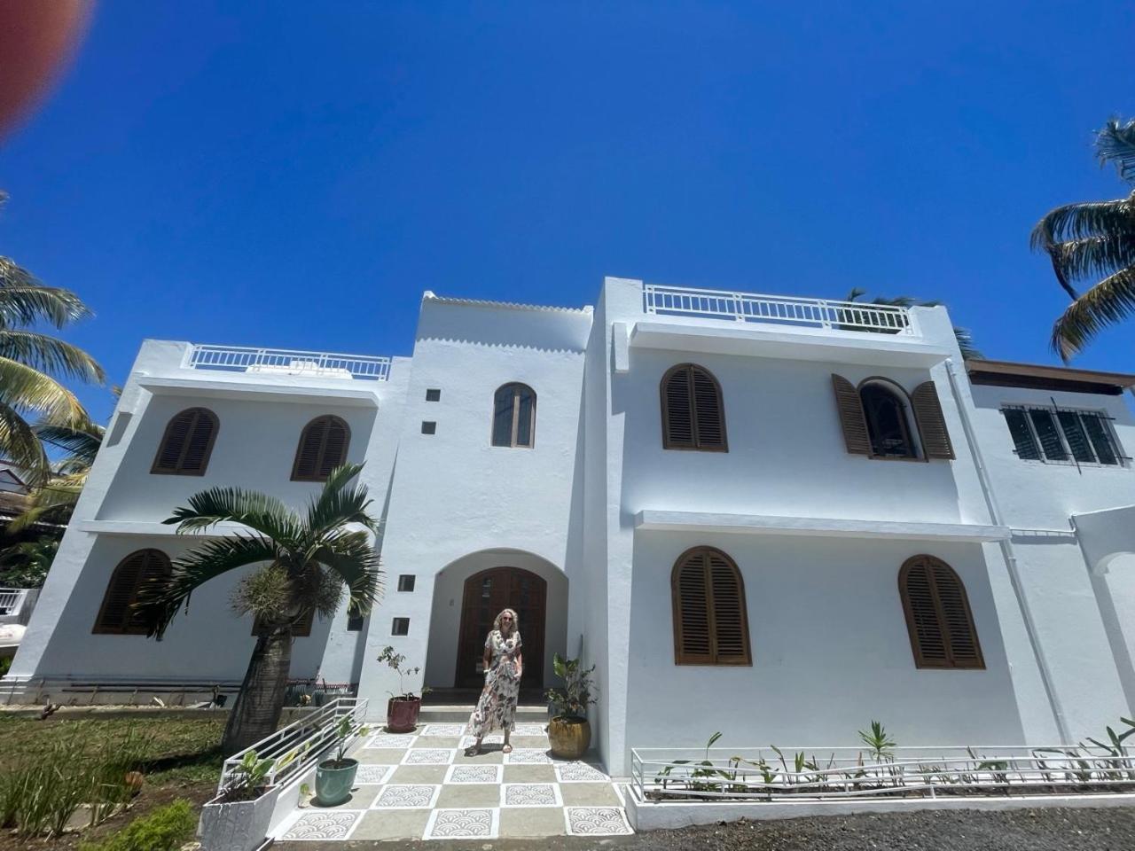 Link Road 69 Apartment Blue Bay Exterior photo